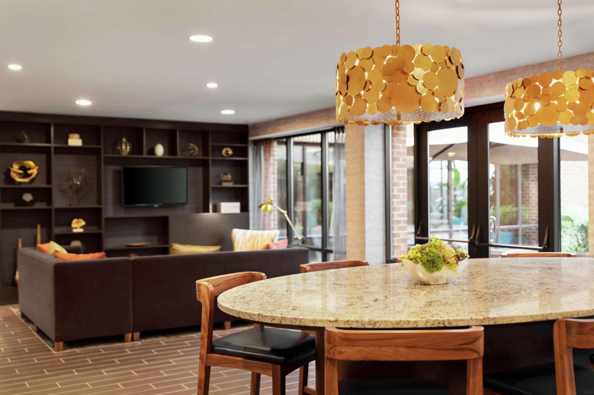 Doubletree By Hilton Mclean Tysons Tysons Corner Exterior foto