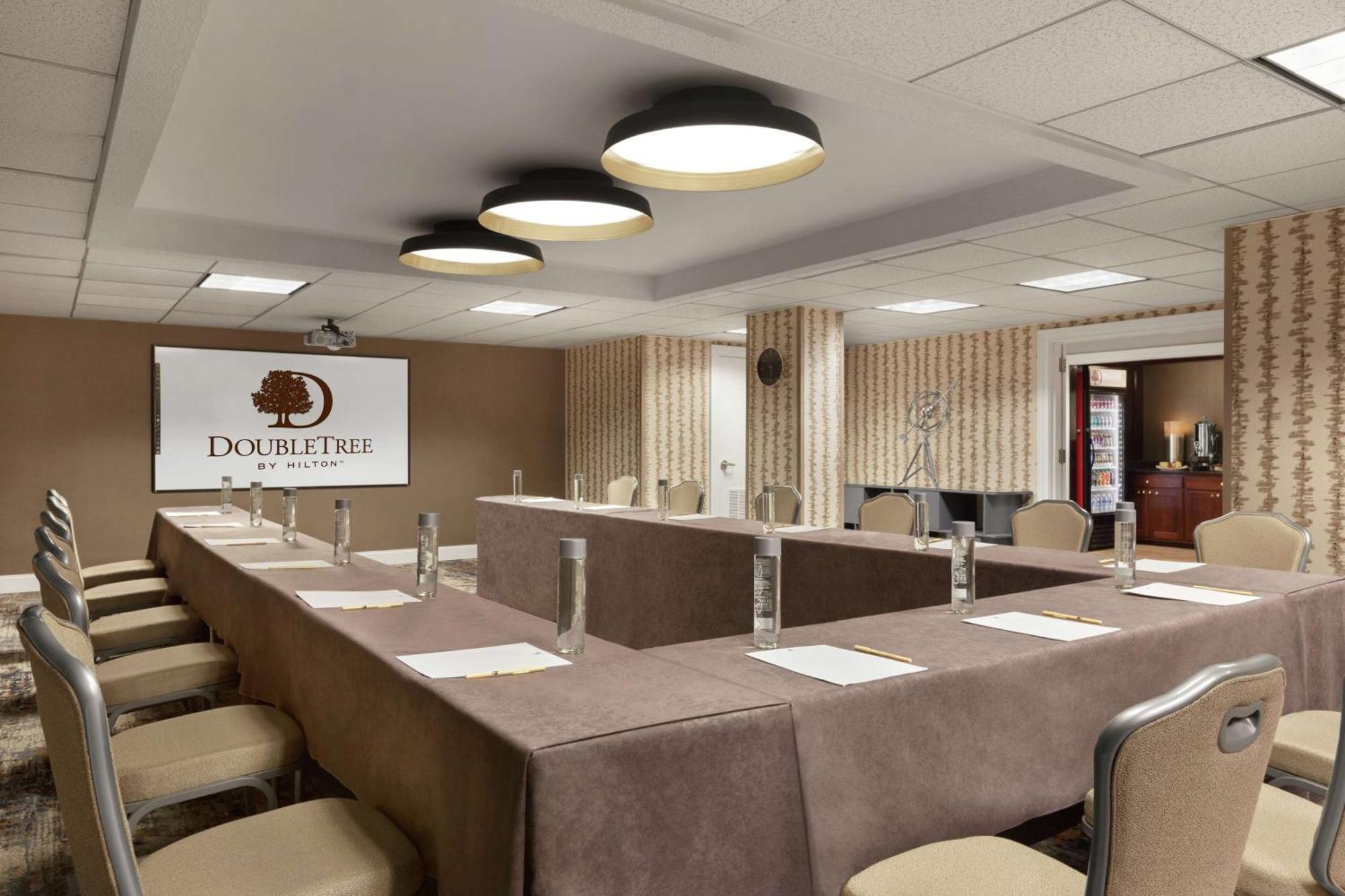 Doubletree By Hilton Mclean Tysons Tysons Corner Exterior foto